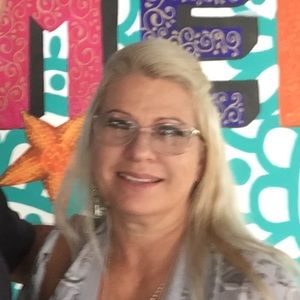 Meet your Posher, Stacie